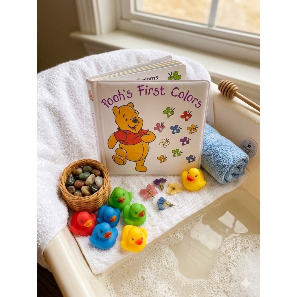 Vintage Winnie the Pooh "Pooh's First Colors" Bath Book